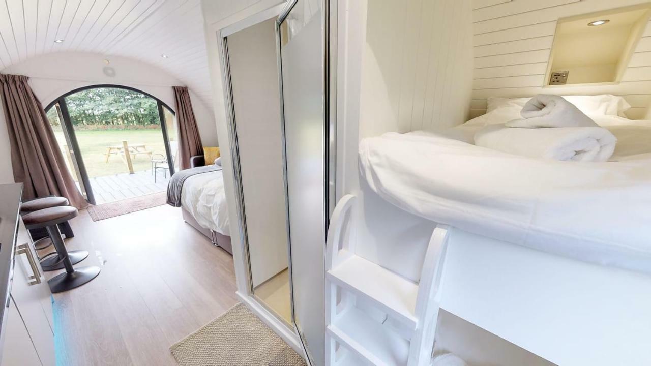 Millview Meadow Retreats Hotel เกรทยาร์มัธ ภายนอก รูปภาพ