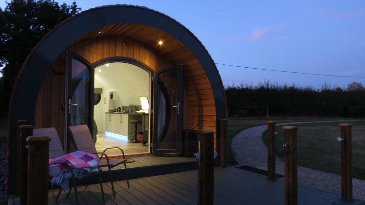 Millview Meadow Retreats Hotel เกรทยาร์มัธ ภายนอก รูปภาพ